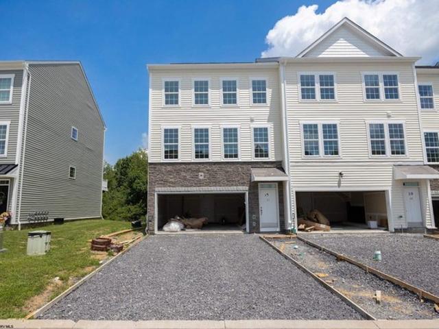 Townhouse for sale in Bridgeport, West Virginia