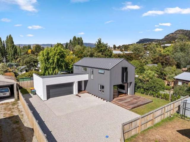 House for sale in Otakou