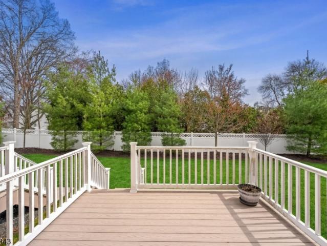 Townhouse for sale in Clark, New Jersey