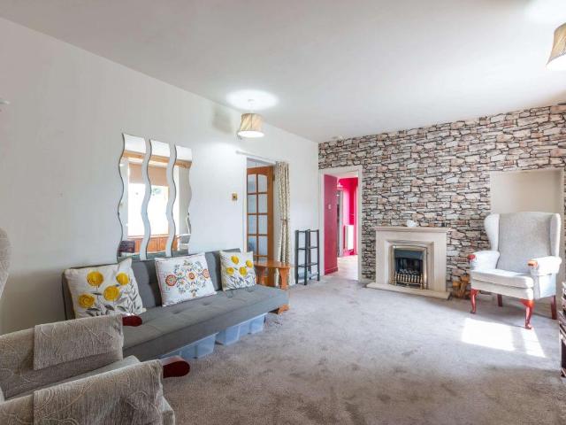 Apartment for rent in Baberton, City of Edinburgh
