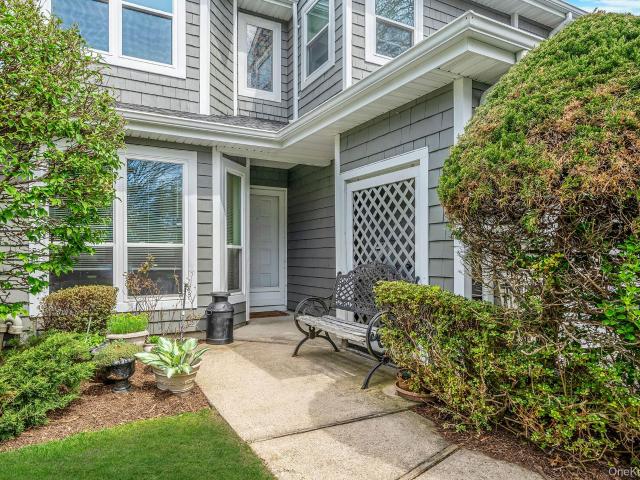 Condo for sale in Smithtown, New York