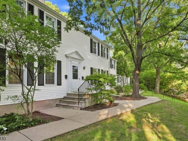 Townhouse for sale in Allamuchy, New Jersey