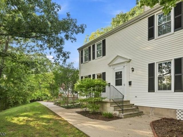 Townhouse for sale in Allamuchy, New Jersey