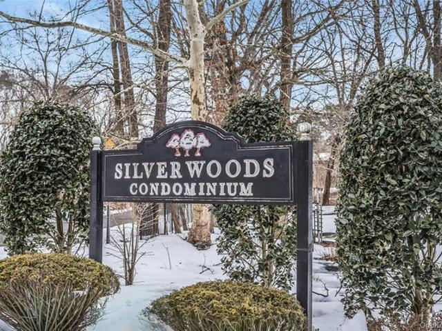 Condo for sale in Bohemia, New York