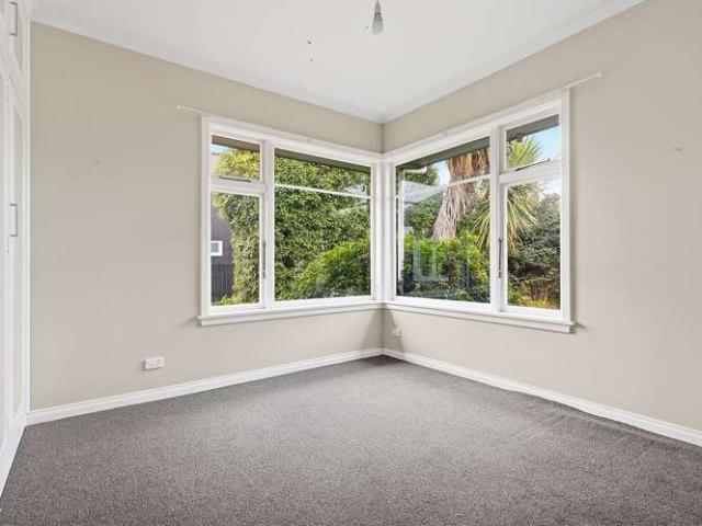 House for sale in Chaslands, Canterbury