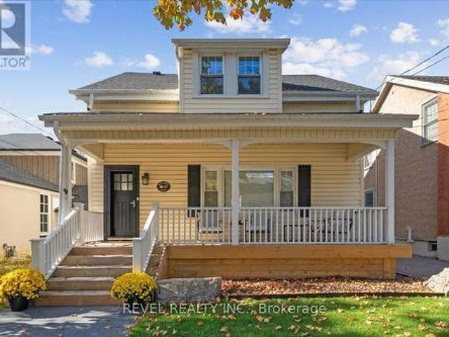 House for sale in Ancaster, Ontario