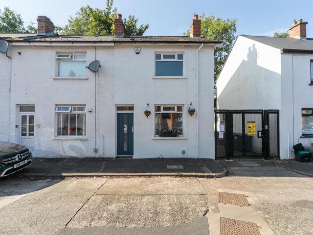 House for rent in Balmoral, Northern Ireland