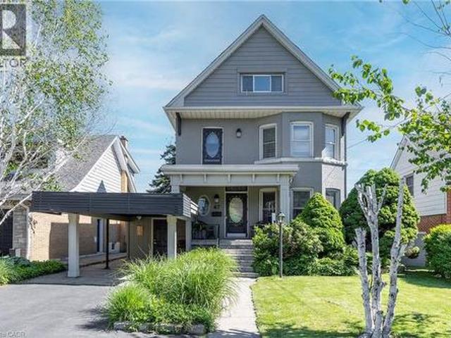 House for sale in Ancaster, Ontario