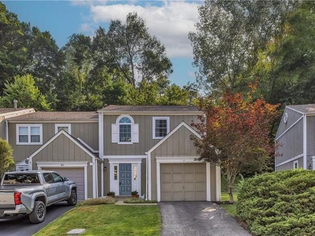 Townhouse for sale in Oakmont, Pennsylvania
