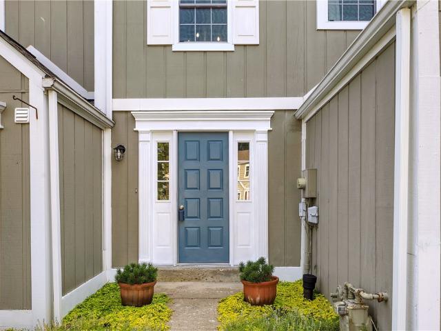 Townhouse for sale in Oakmont, Pennsylvania