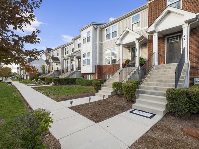 Townhouse for sale in Des Plaines, Illinois
