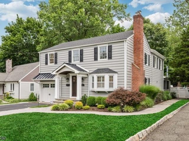 House for sale in Essex Fells, New Jersey