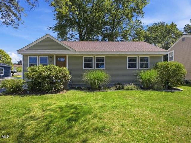 House for sale in Colonie, New York