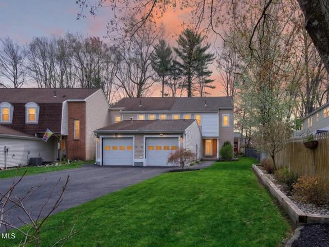 Townhouse for sale in Saratoga, New York