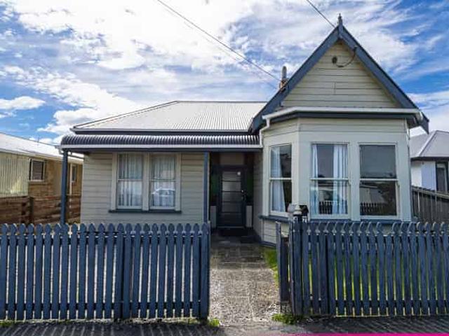 House for rent in Otakou