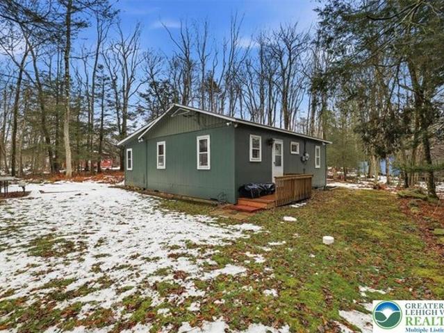 House for sale in Newfoundland, Pennsylvania