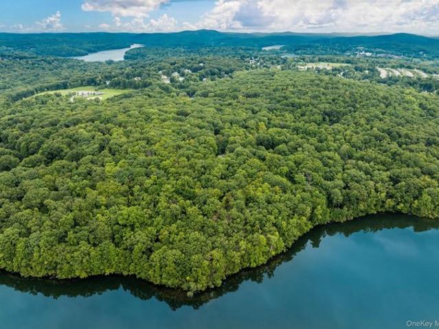 Land for sale in Baldwin Place, New York