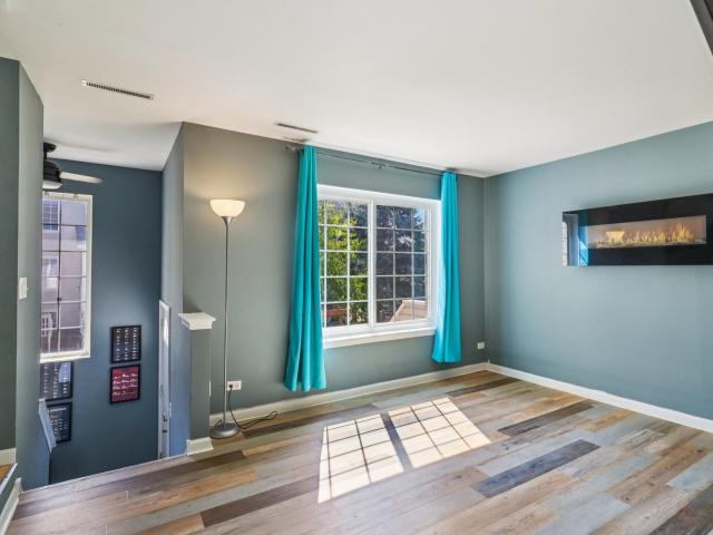 Townhouse for sale in Round Lake, Illinois