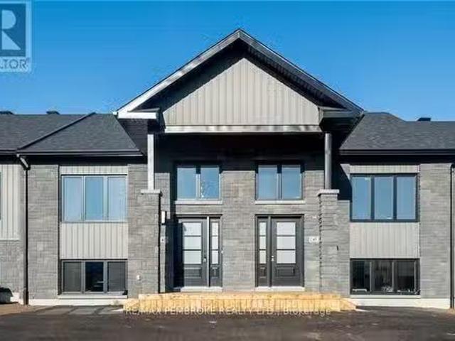 Condo for sale in Renfrew, Ontario