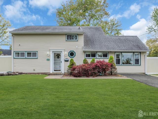 House for sale in Cliffwood, New Jersey