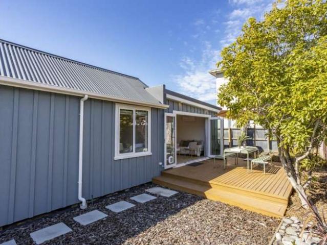 Property for sale in Chaslands, Canterbury