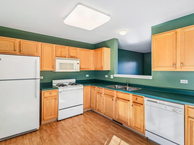 Townhouse for sale in Hainesville, Lake County