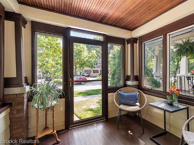 House for sale in Pleasant Ridge