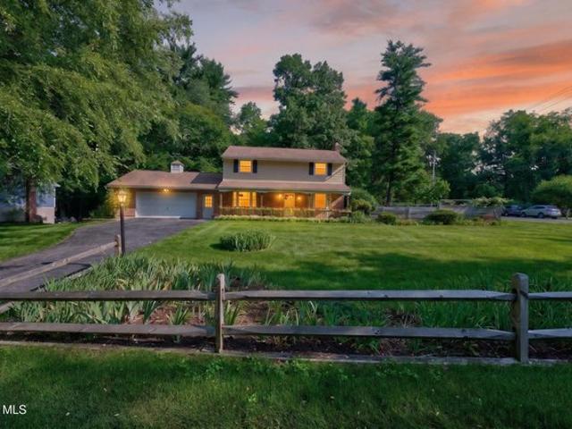 House for sale in Saratoga, New York