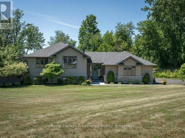 House for sale in Ontario