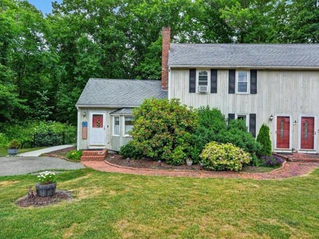 Condo for sale in Plainville, Massachusetts