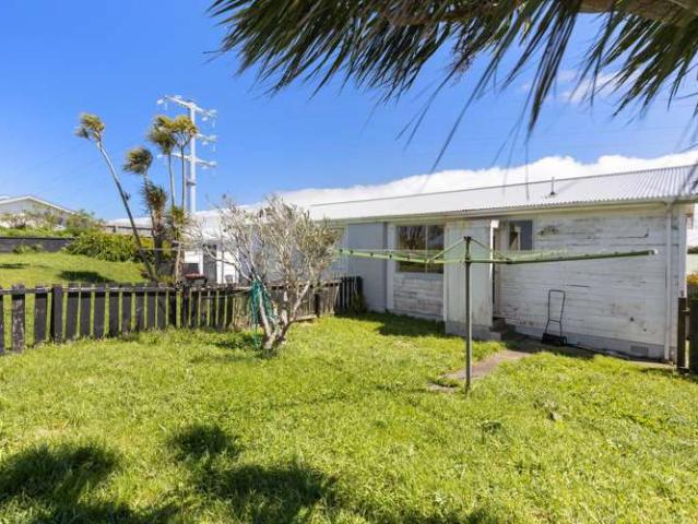 Apartment for sale in Newlands, Wellington