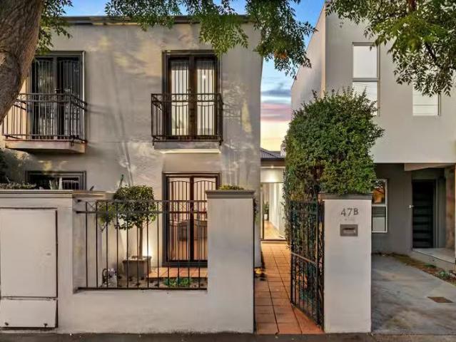 Condo for rent in Camerons Creek, Victoria