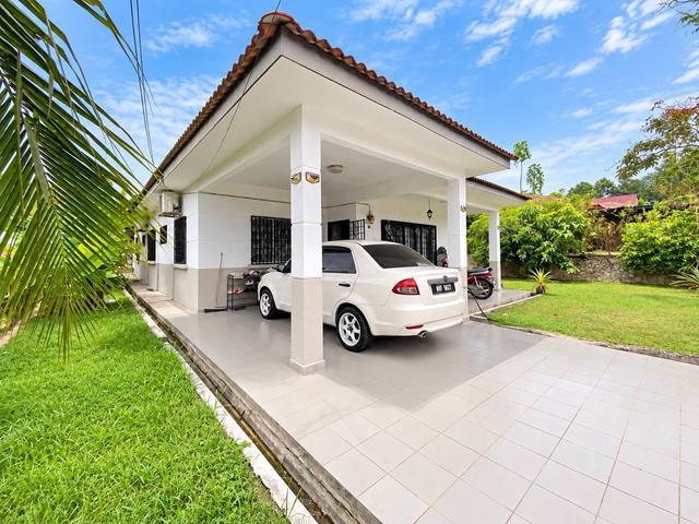 Bungalow for sale in Seri Kembangan, Majlis Bandaraya Subang Jaya