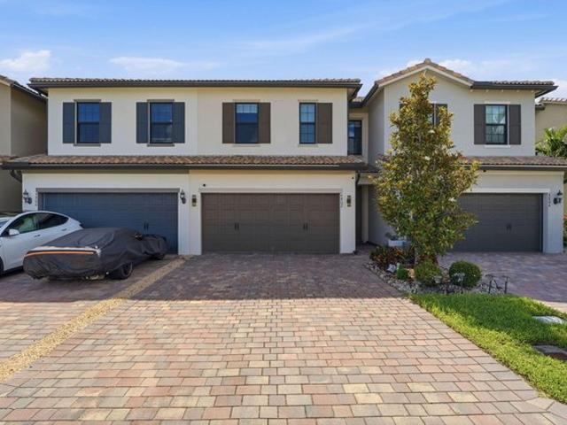 Townhouse for sale in Greenacres, Florida