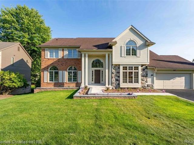 House for sale in West Bloomfield, Michigan