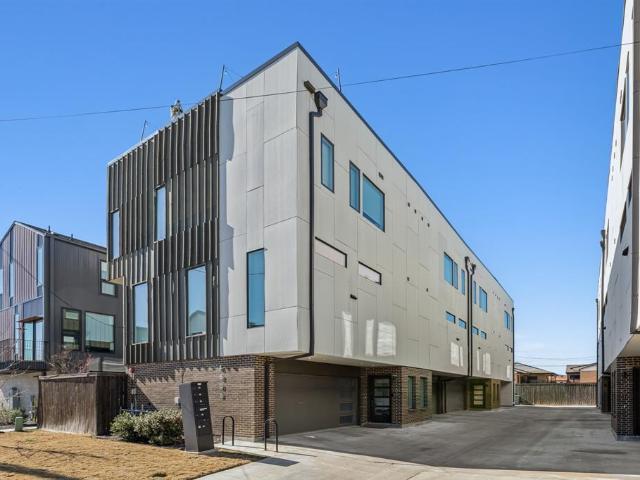 Townhouse for sale in Dallas
