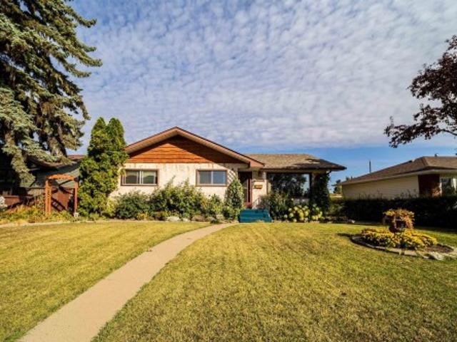 House for sale in Wedgewood, Alberta