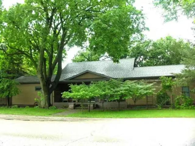 House for sale in Charles City