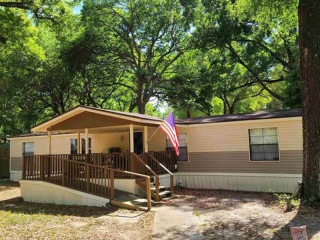 House for sale in Pace, Florida