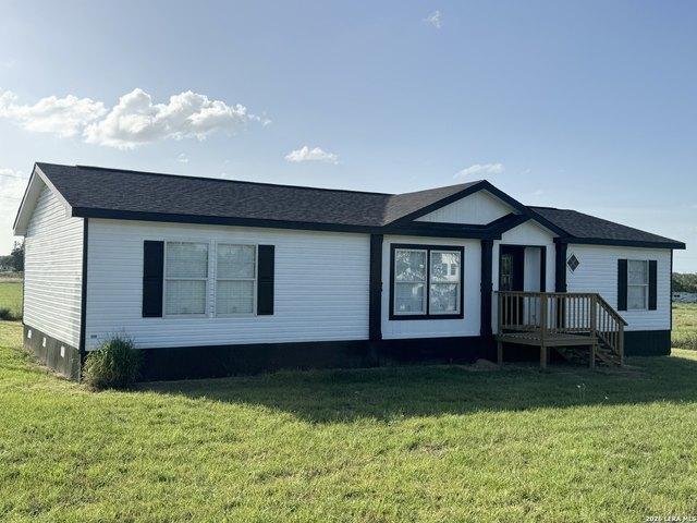 House for sale in Poteet, Texas