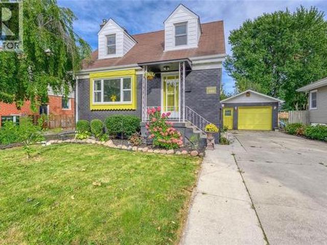 House for sale in Coronation Park, Sarnia