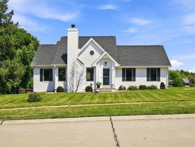 House for sale in Urbandale, Iowa