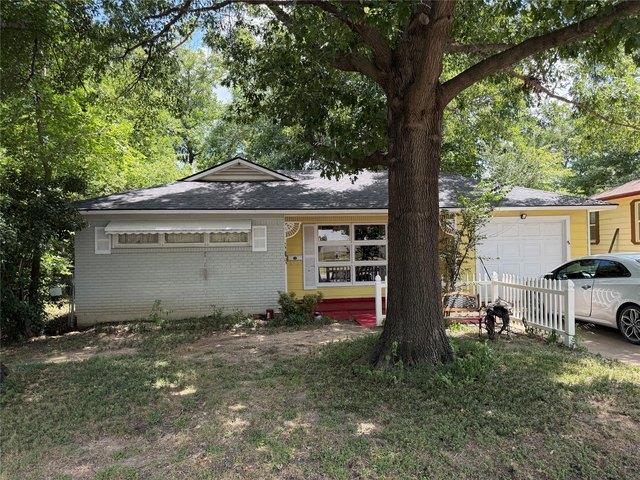 House for sale in Haltom City, Texas