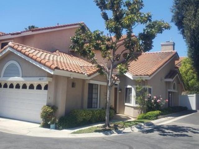 Townhouse for sale in Oak Park, California