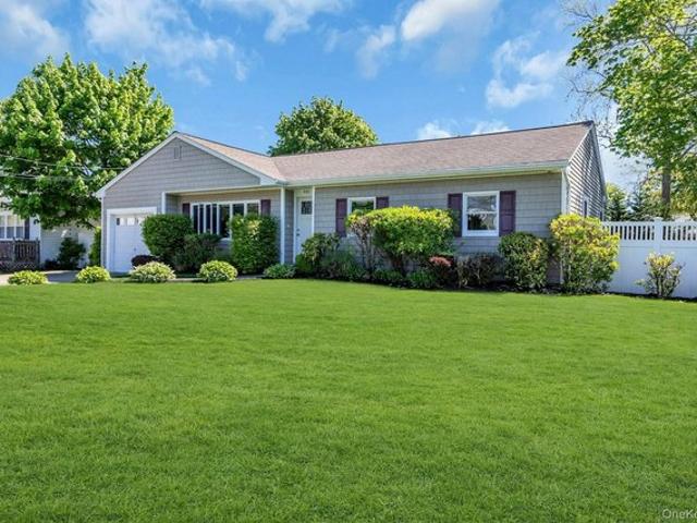House for sale in Bohemia, New York