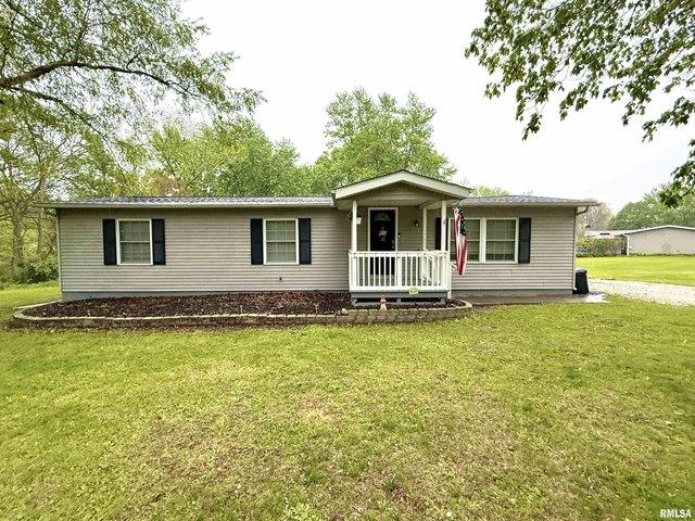 House for sale in Dahinda, Illinois