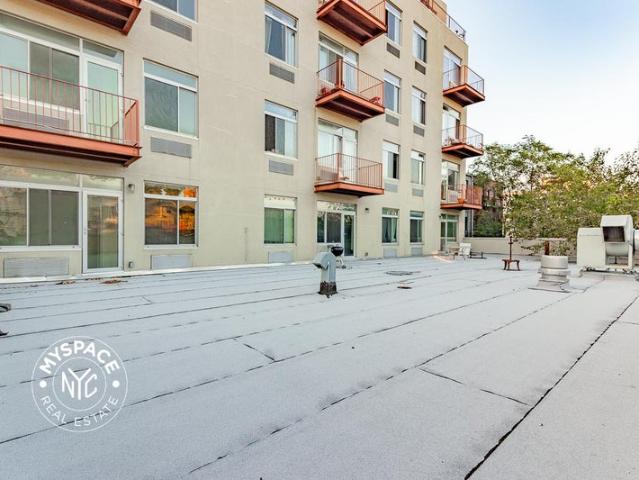 Room for rent in Arverne, New York