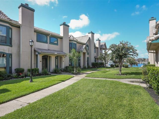 Townhouse for sale in Kemah