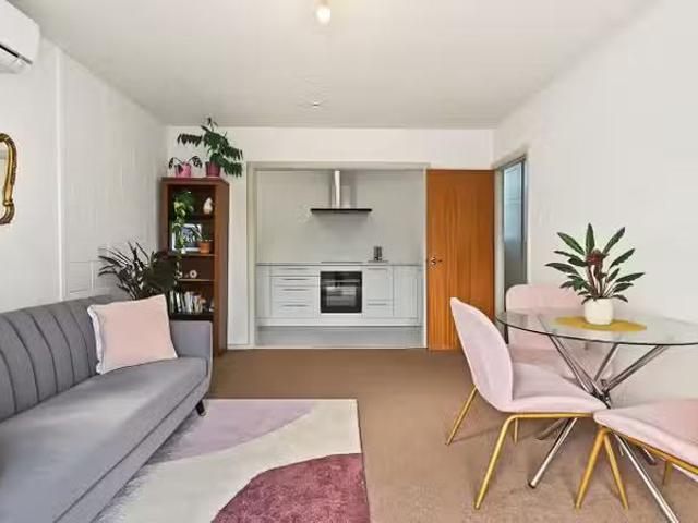 House for sale in Chaslands, Canterbury
