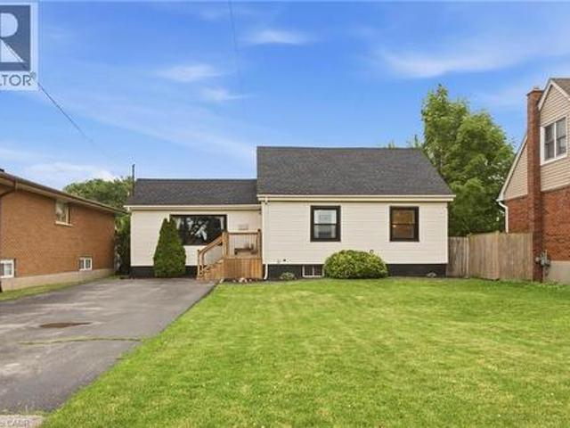 House for sale in Ancaster, Ontario